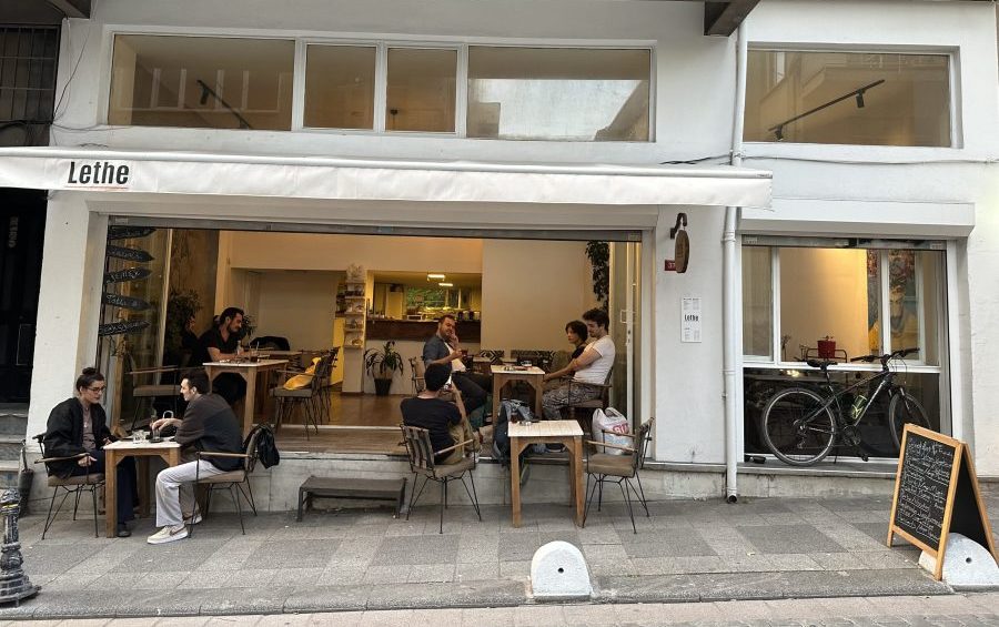 Sürdürülebilir ürünler satan kafenin fotoğrafı